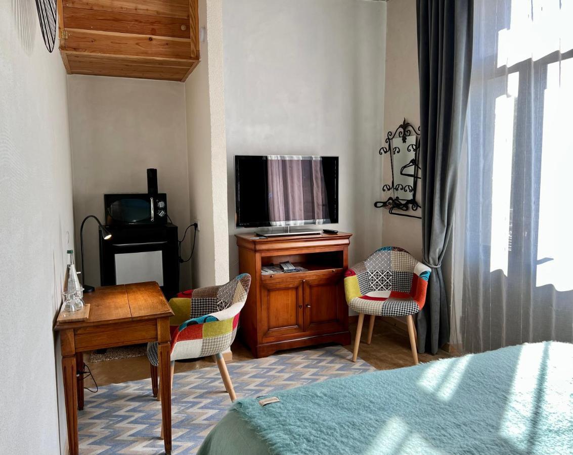オルシーヌ Cote Puy-De Dome Bed & Breakfast エクステリア 写真